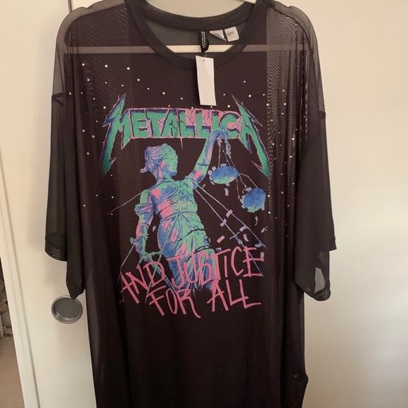 Oversized Mesh Graphic Metallica Tshirt 